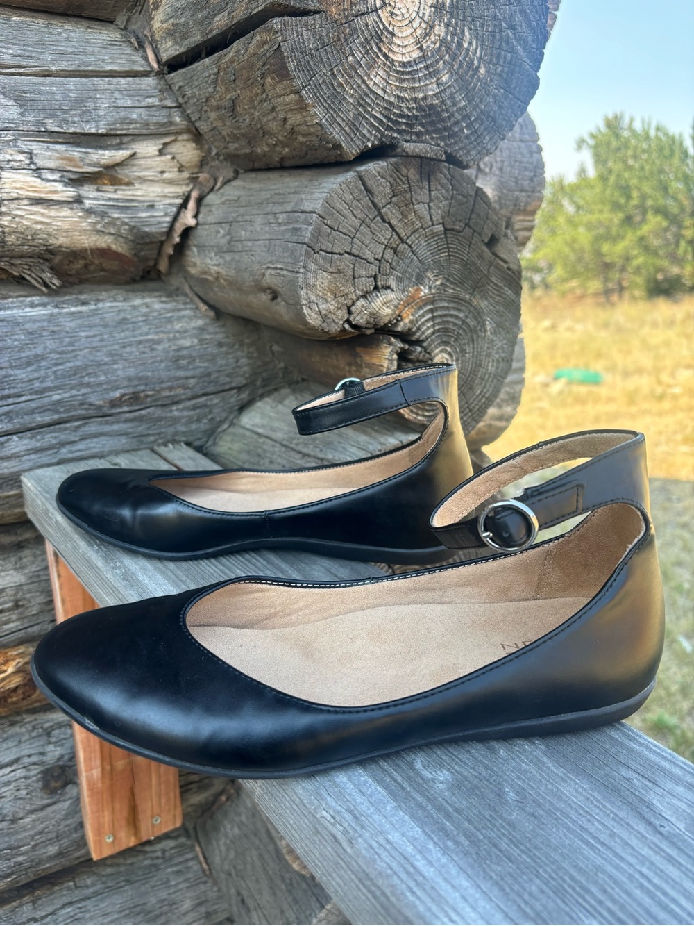 NATURALIZER - Classic Black Ankle-Strap Women's Flats - Size 8